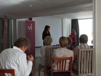 Chefredaktör Sofia Wadensjö Karén och Karin Thunberg