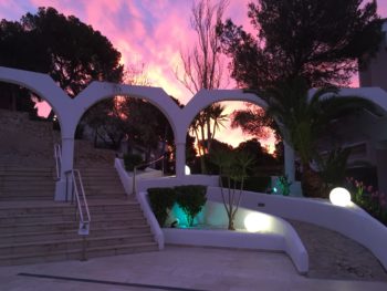 Utanför hotell Punta del Mar.